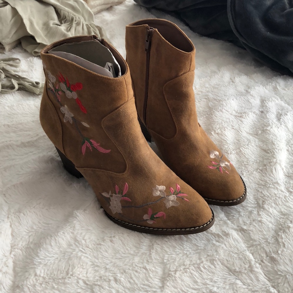 8.5 ankle cow girl boots